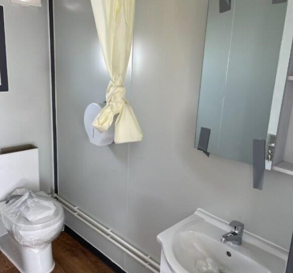 Expandable Transportable Glass Home10