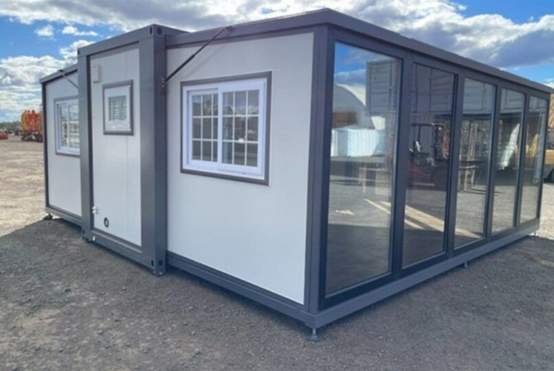 Expandable Transportable Glass Home2