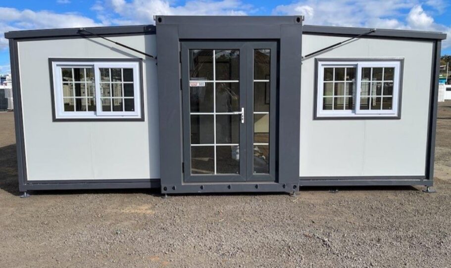 Expandable Transportable Glass Home5