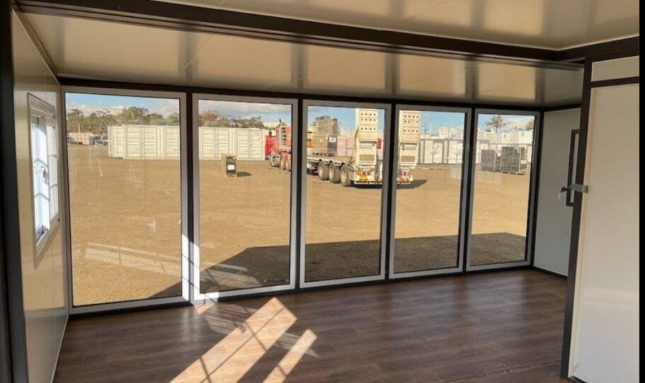 Expandable Transportable Glass Home6