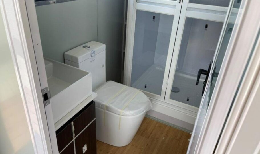 Trailer Self Contained Lounge9